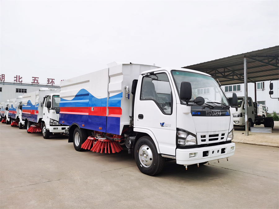 5噸掃路車-五十鈴小型國六5立方掃路車廠家價格